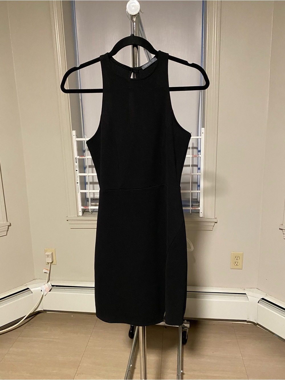 Soprano Black Sleeveless Mini Sheath Dress